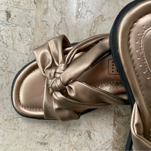 Faded Glory Comfort First Metallic Slip On Open Toe Low Heel Size 7 W - Picture 5 of 11